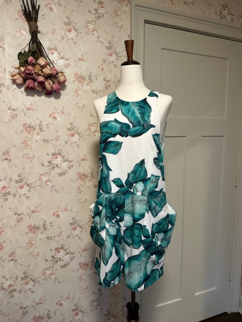 Romper Cameo Collective Second Song Palm Leaf  NWT XS C/MEO Tropical